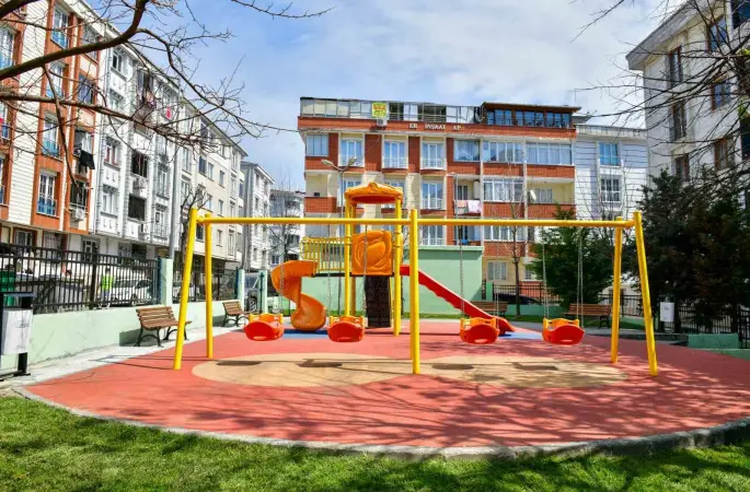 Esenyurt Belediyesi yangında zarar gören parkı yeniledi
