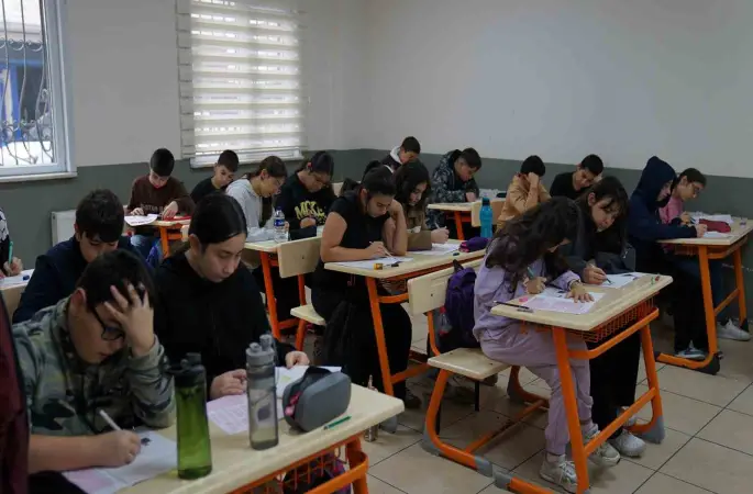 Esenyurt Belediyesi’nden paket ders sistemiyle 6 bin 396 öğrenciye destek
