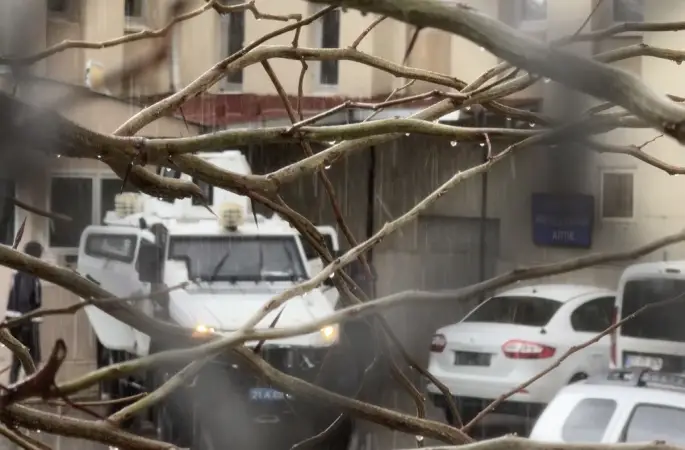 Eşini öldürüp, kuzenini ağır yaralayan şahıs tutuklandı
