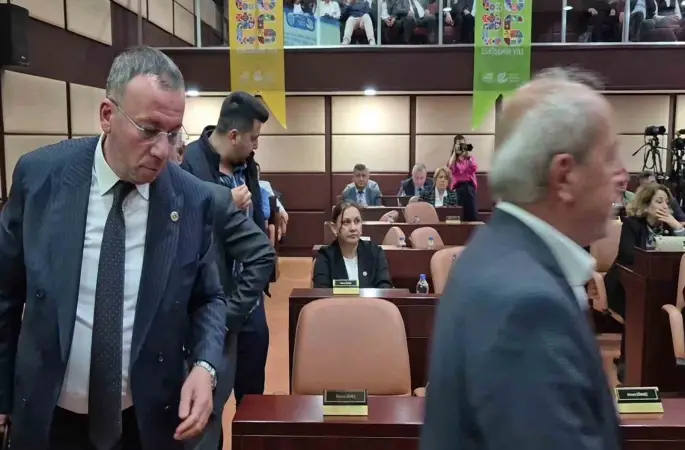 Eskişehir Büyükşehir Belediyesi Meclisi’nde ESKİ gerginliği
