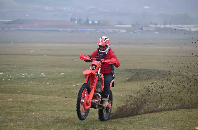 Eskişehirli motosikletçilerin pist talebi
