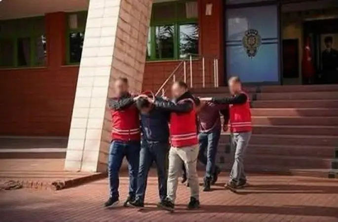 Ev ilanı üzerinden dolandırıcılık yapan 2 şüpheli tutuklandı
