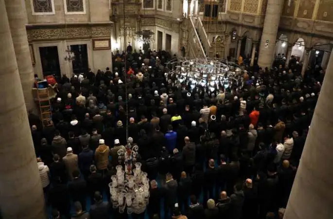 Eyüpsultan Camii üç ayları coşkuyla karşıladı