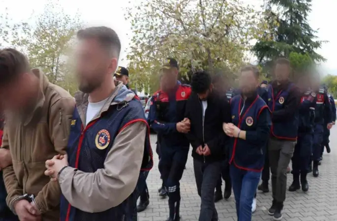 Fabrikalara dadanan suç örgütü kasaları spiral makinesiyle patlatt