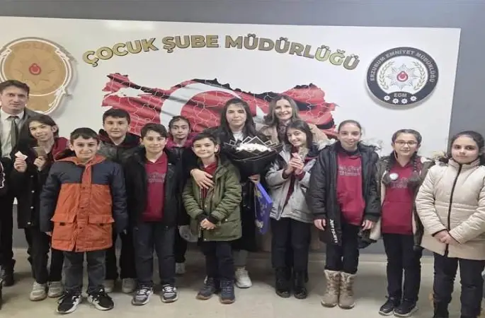 Faik Güngör Ortaokulu’ndan polis haftası ziyareti
