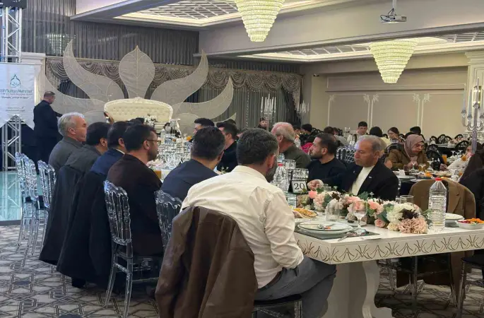 Fatih Sultan Mehmet Eğitim ve Yardımlaşma Vakfı iftarda buluştu
