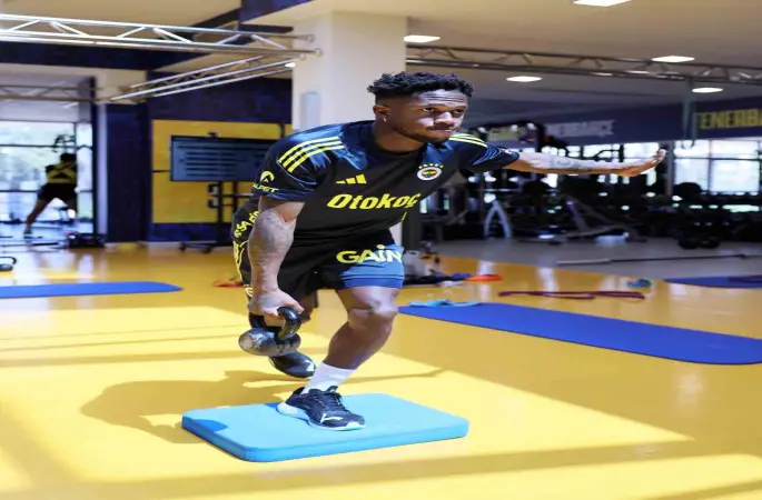 Fenerbahçe, salonda kuvvet çalıştı
