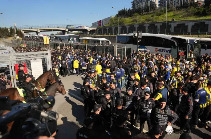 Fenerbahçe taraftarı, RAMS Park’a ulaştı
