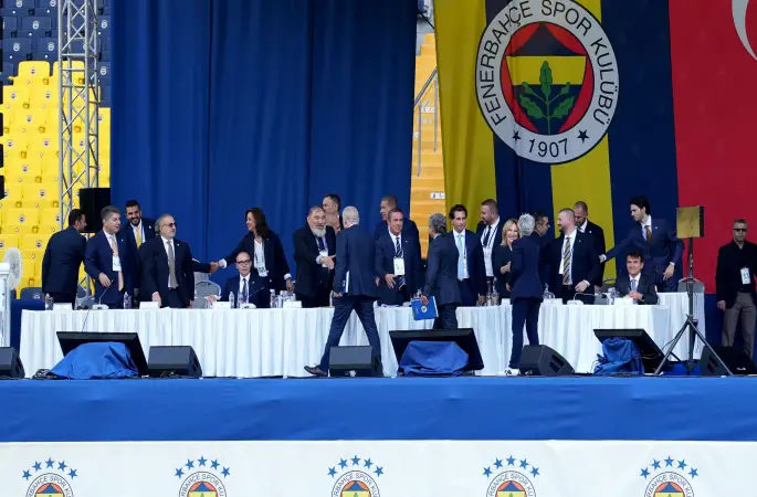 Fenerbahçe'de olağanüstü seçimli genel kurul toplantısı başladı