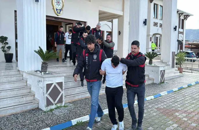 Fethiye’de aranan şahıslara operasyon: 3 tutuklama
