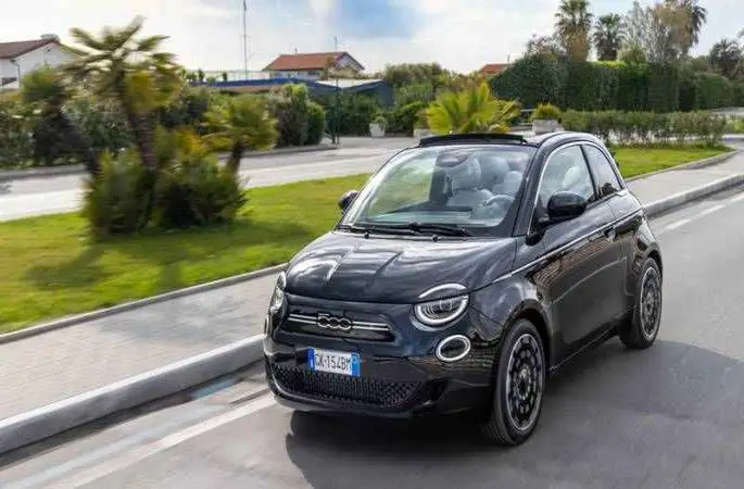 Fiat 500e, 3. kez ‘En İyi Elektrikli Küçük Otomobil’ seçildi
