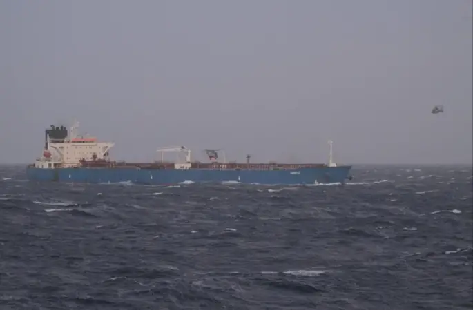 Fransa’nın el koyduğu "Grinch" tankeri Marsilya’da limana çekildi
