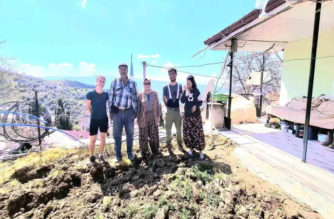 Fransız çift, Sarıgöl’de Türk misafirperverliğiyle tanıştı
