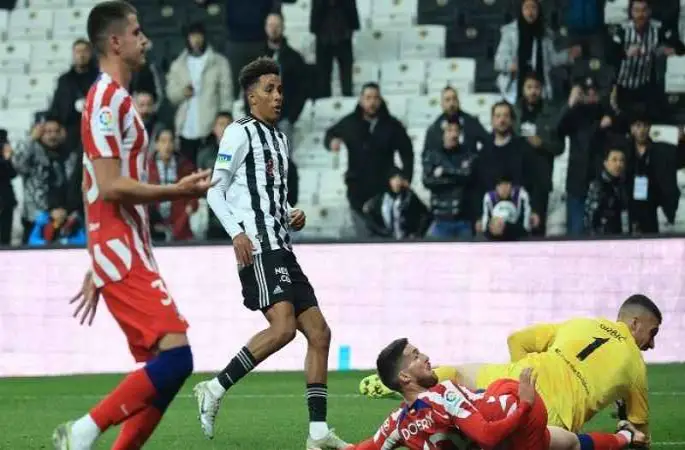 Beşiktaş Atletico Madrid İlk Yarı Sonucu / Beşiktaş 1- 0 Atletico Madrid