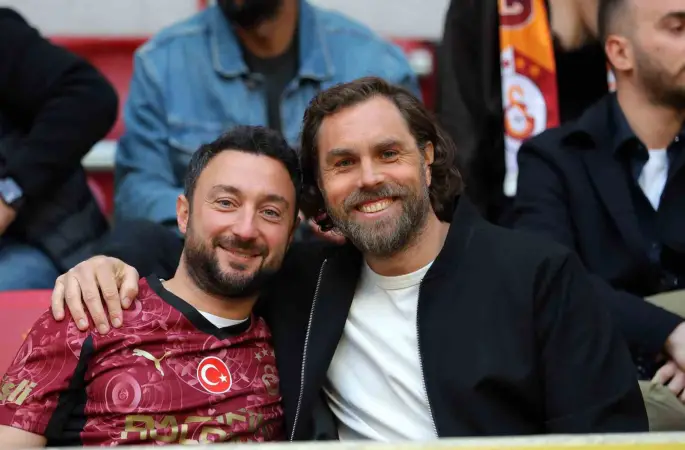 Galatasaray’dan stadyumda taraftara açık antrenman
