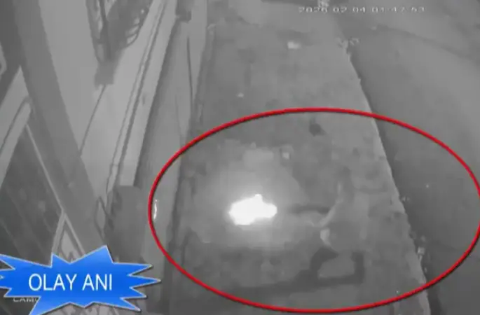 Garaja pompalı tüfekle ateş eden 2 şahıs tutuklandı: O anlar kamerada
