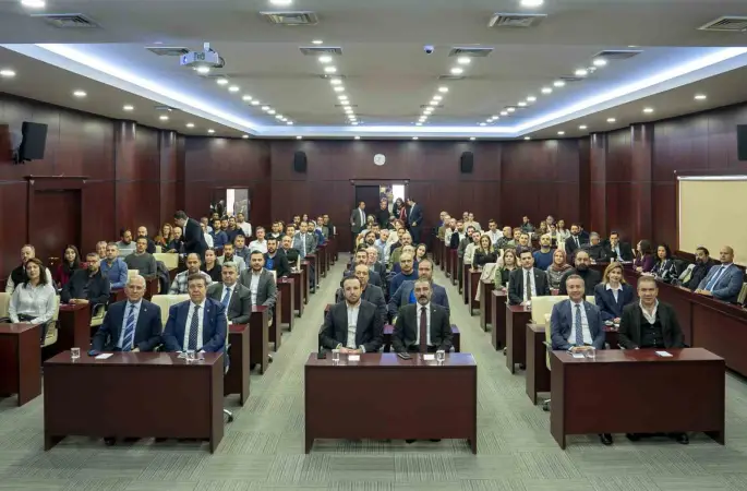 Gaziantep Dijital İnşaat Zirvesi’nde sektörün geleceği konuşuldu
