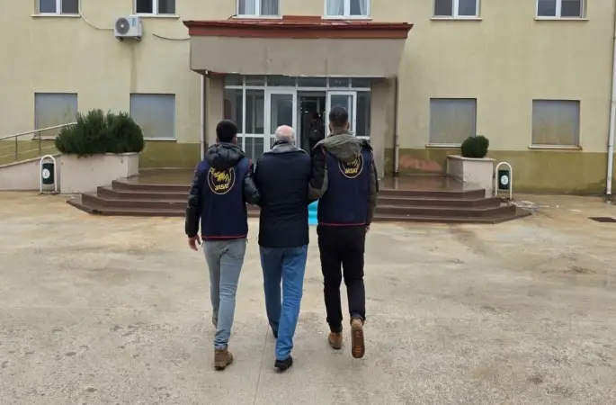 Gaziantep’te 50 yıl kesinleşmiş cezayla aranan şahıs yakalandı
