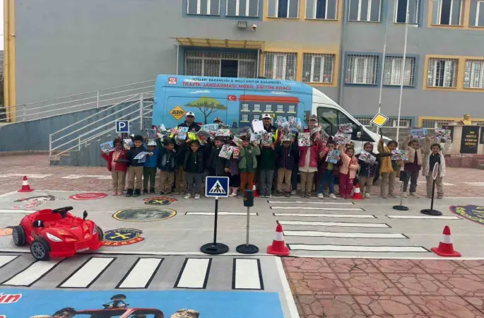 Gaziantep’te jandarmadan 126 öğrenciye trafik eğitimi
