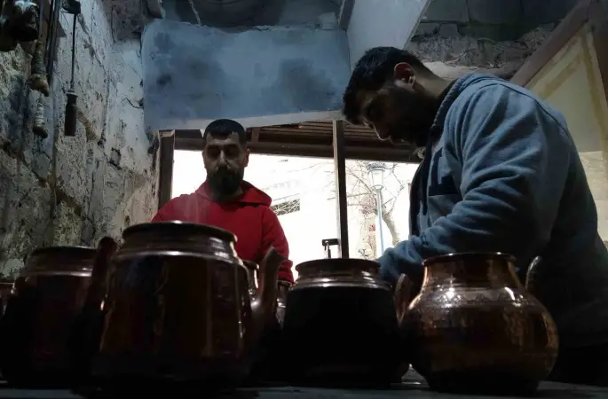 Gaziantep’te kalaycılarin bayram mesaisi
