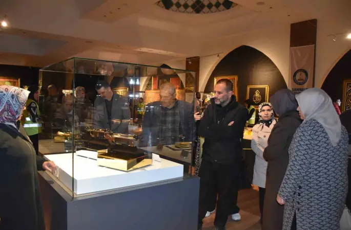 Gaziantep’te kutsal emanetler sergisi ziyaretçi akınına uğradı
