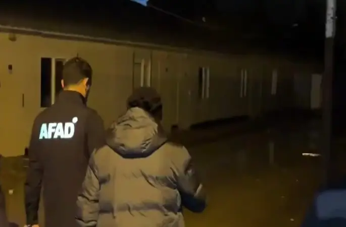 Gaziantep’te yoğun yağış sonrası geçici yaşam alanı boşaltıldı
