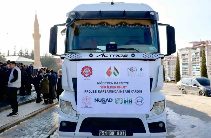 Gazze için tek yürek olan Niğde’den yardım tırı yola çıktı
