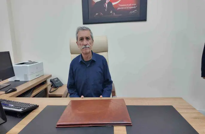 Gediz’de 26 yıldır nüfus müdürlüğü yapan Naci Özdemir emekli oldu
