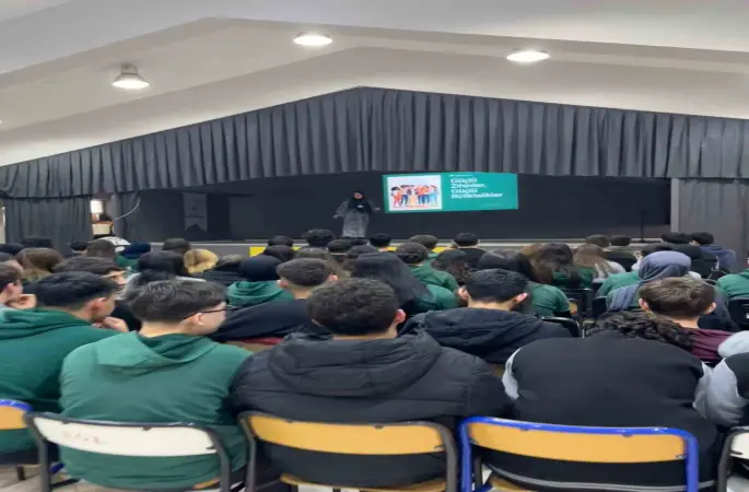 Genç akademisi eğitimleri aralıksız sürüyor
