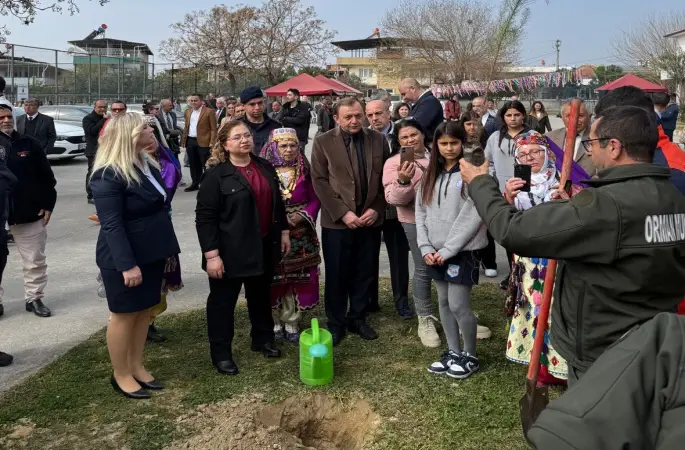 Germencik’te hem fidan diktiler hem de dağıttılar
