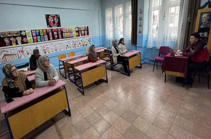 Gıda güvenliği için okul personeline hijyen eğitimi
