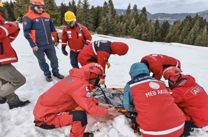 Giresun’da çığ tatbikatı gerçeğini aratmadı
