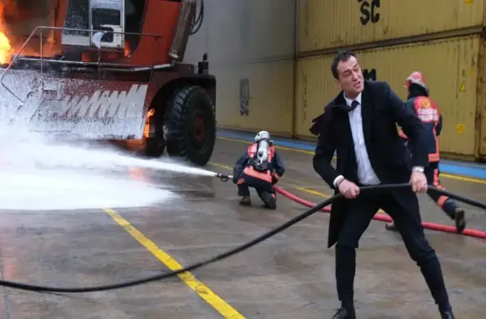 Giresun’da liman yangını! 1 makine kullanılamaz hale geldi