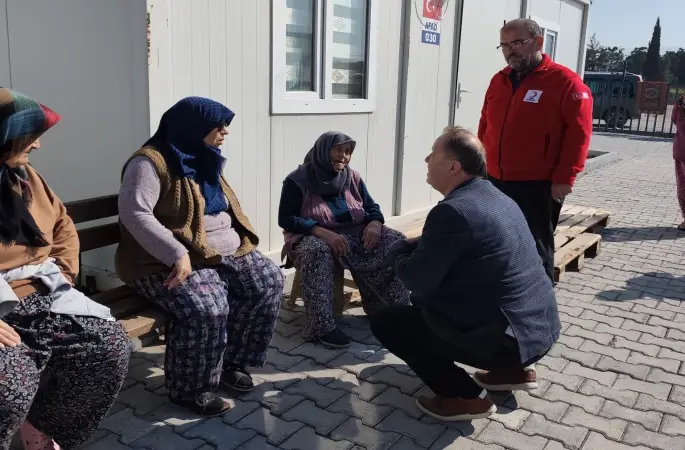 Gördesli öğrencilerden depremzede ailelere Ramazan desteği
