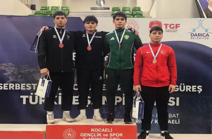 Grekoromende Denizlili genç Türkiye şampiyonu oldu
