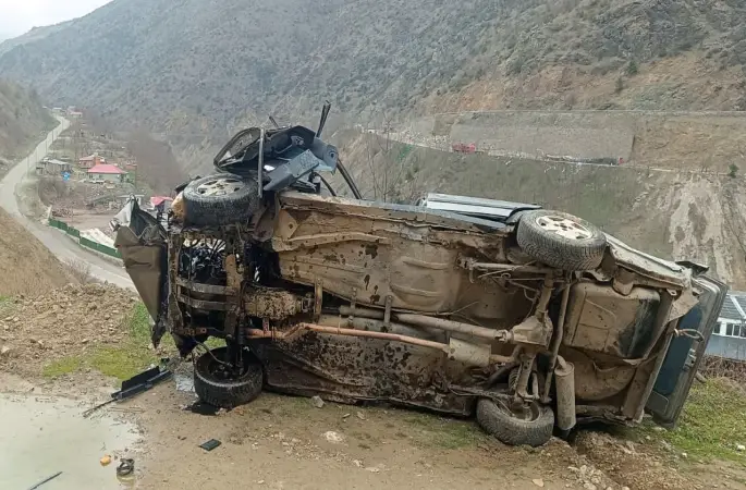 Gümüşhane’de otomobil uçuruma yuvarlandı: 1 ölü
