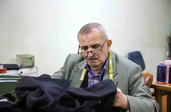 Gümüşhane’nin çınarlarından İlyas Aslan’ın 56 yıllık meslek yolculuğu
