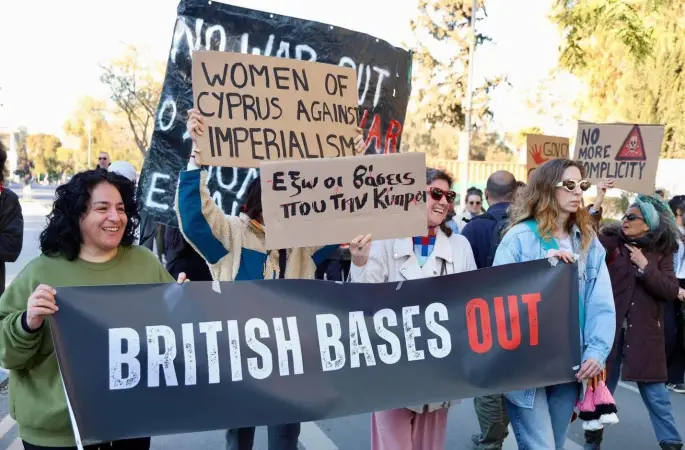 Güney Kıbrıs’ta fırlatma rampası protestosu
