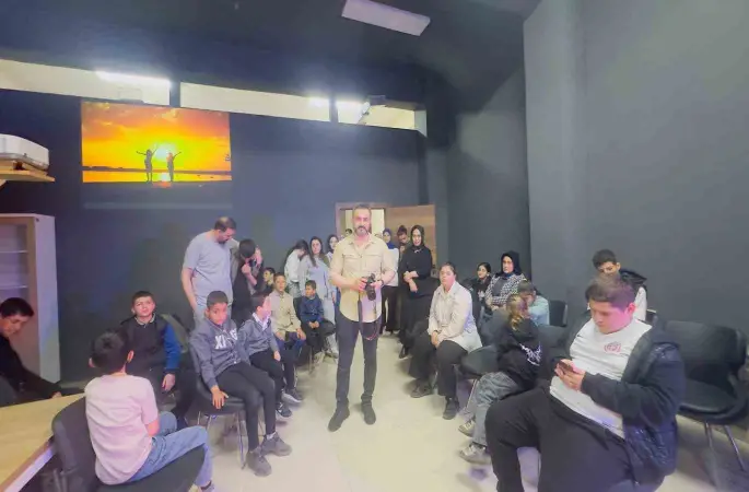 Güroymak MYO’dan özel çocuklar için fotoğraf etkinliği
