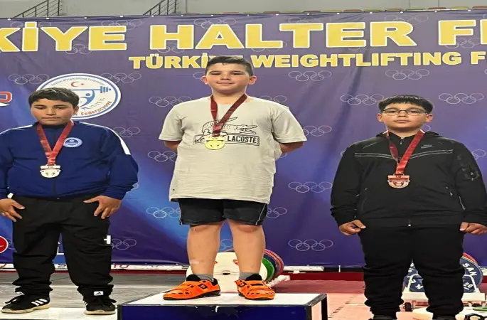 Halterde Mustafa Uyan Türkiye Şampiyonu oldu
