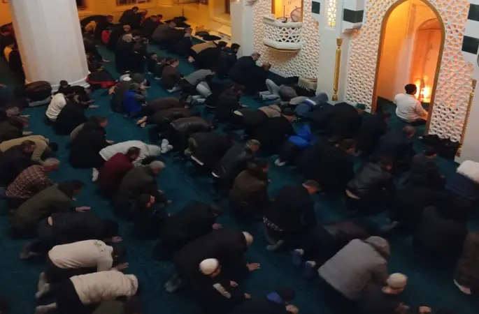 Hasköy’de Kadir Gecesi dualarla idrak edildi
