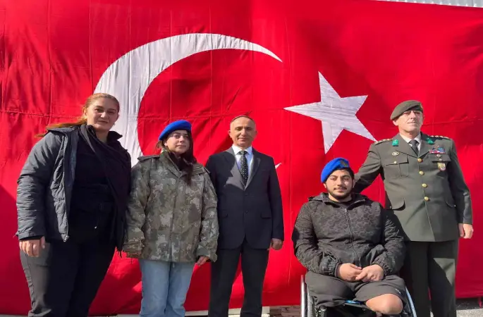 Hatay’da duygulandıran buluşma: Depremzede Beliz, 3 yıldır sakladığı emanetin sahibiyle bir araya geldi
