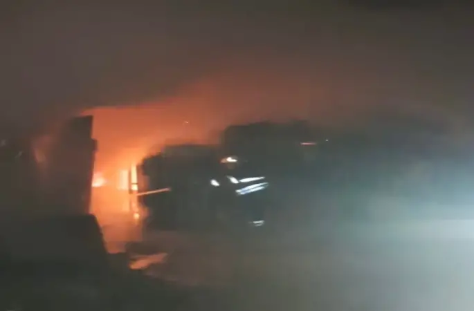 Hatay’da konteyner alevlere teslim oldu
