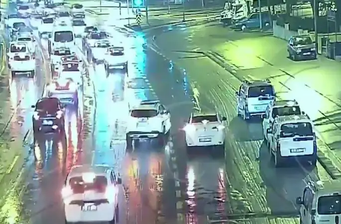 Havaya ateş açan trafik magandasının ehliyeti iptal edildi
