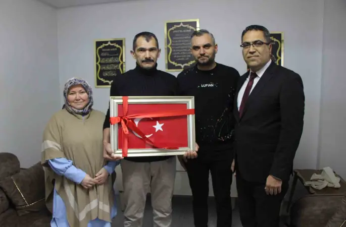 Hayatlar kurtarıp yeni evini depremzede aileye açan maden işçisi: "Felaket olsa yine yardıma koşarım"
