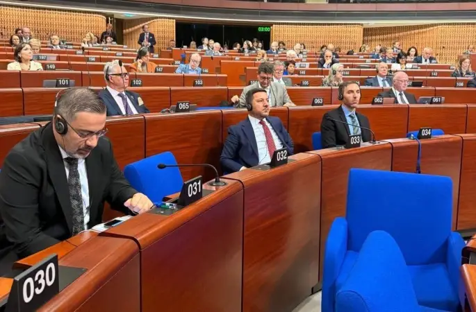 "Hep birlikte 'one minute' demeliyiz"