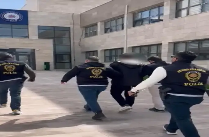 Hırsızlık suçundan 25 yıl hapis cezasıyla aranan şahıs yakalandı
