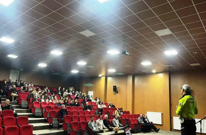 Hisarcık’ta idareci ve öğretmenlere "Genel Trafik Kuralları" eğitimi
