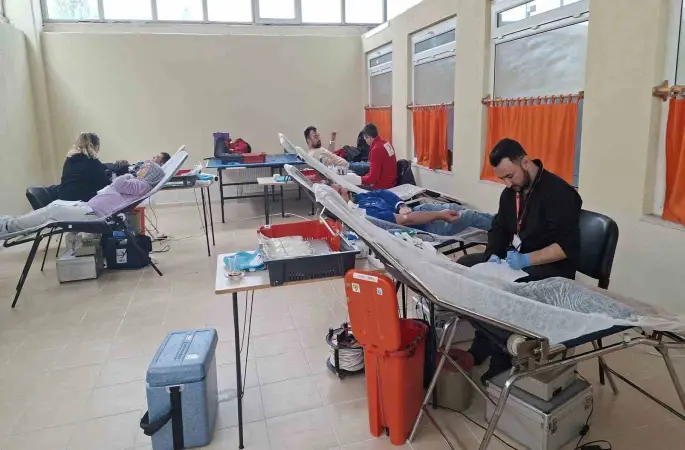 Hisarcık’ta kan bağışı kampanyasına velilerden yoğun destek
