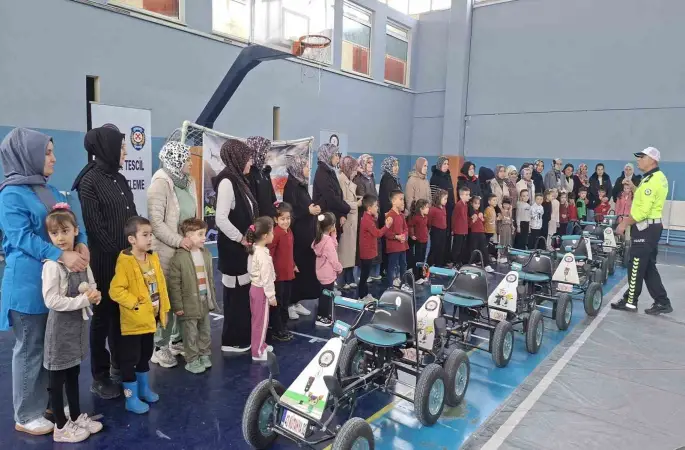 Hisarcık’ta öğrencilere uygulamalı ve teorik trafik eğitimi

